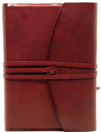Leder notitieboek met veter en omslag rood