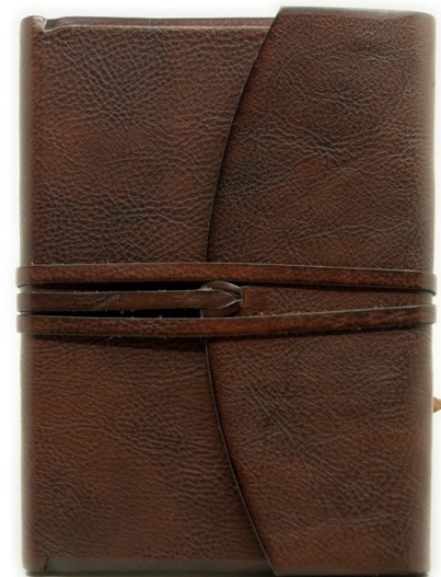 Leder notitieboek met veter en omslag bruin