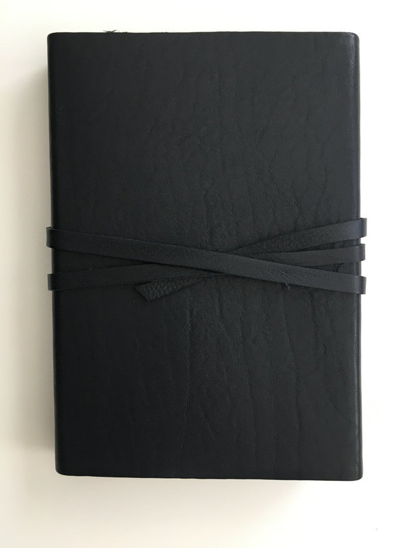 Leder notitieboek met veter Toscane grande zwart